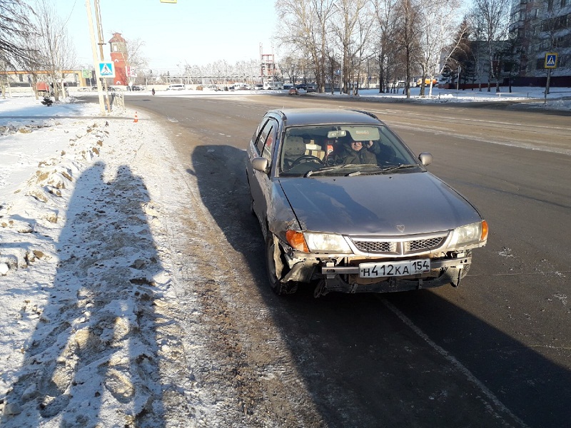 Закрытый перелом ноги получила 60-летняя женщина-пешеход в ДТП на переходе в Бердске
