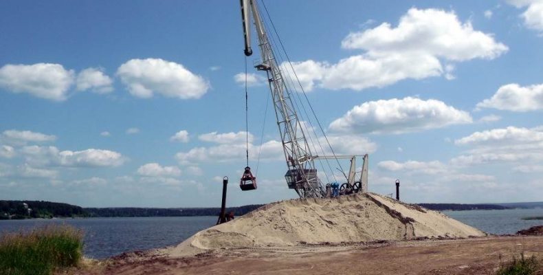 Добывают ли песок на побережье Бердска?