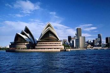 Здание Сиднейской оперы не похоже ни на одно другое здание в мире. Наверное, поэтому оно является символом столицы Австралии.
