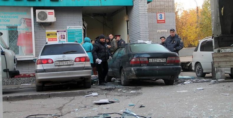 Полиция: Взорвавшие банк «Левобережный» в Бердске могли проникнуть в него с помощью электронной банковской карты  (подробности, фото)