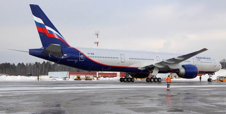 Самолёт Москва-Иркутск вынужденно посадили в Новосибирске из-за пьяного дебоша на борту