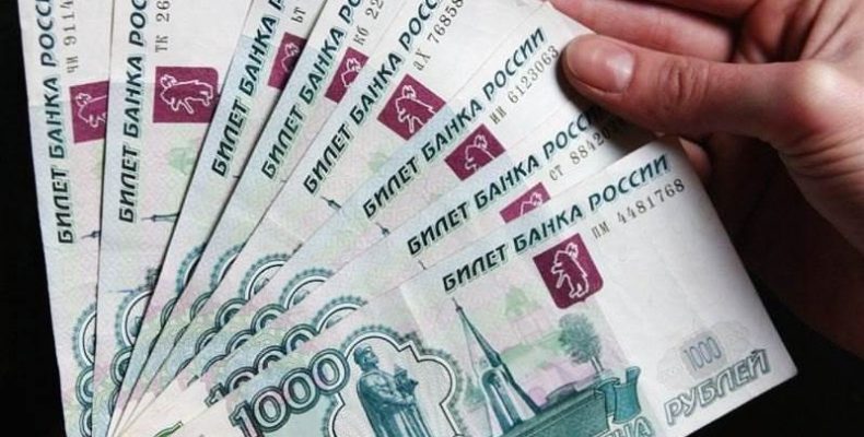 По 10 тысяч рублей предложил выплатить пенсионерам Владимир Путин