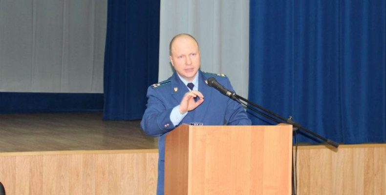 Прокуроры не знают, какие алкогольные точки «крышует» полиция Бердска