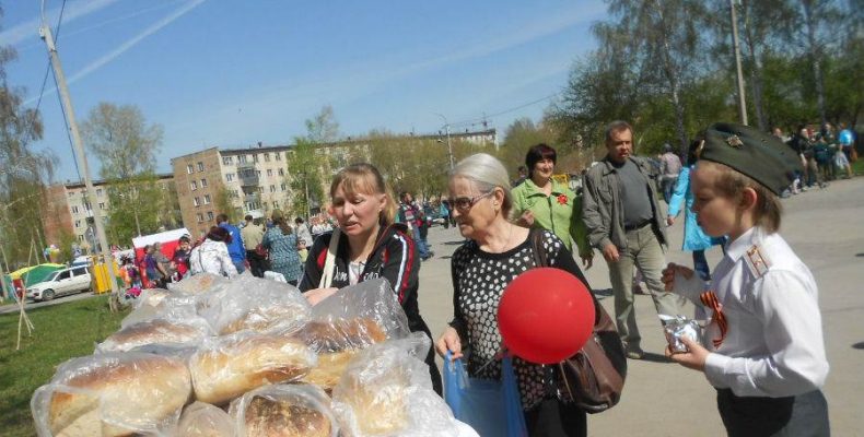 9 мая ветеранам в Бердске бесплатно раздавали свежий хлеб