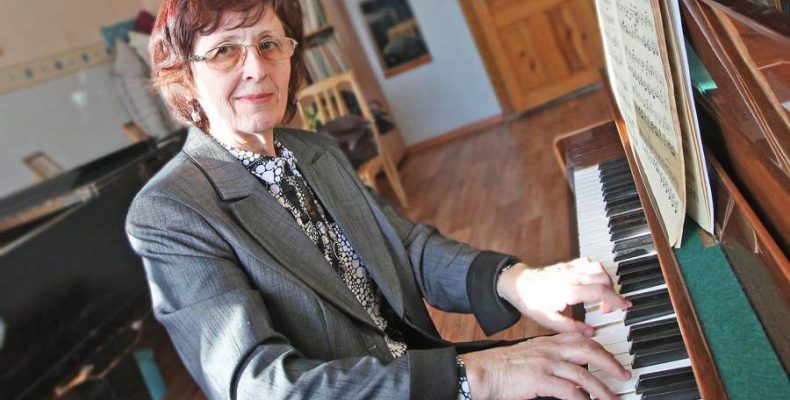 Преподаватель фортепиано Нина Васильева: «У меня играют даже бабушки»