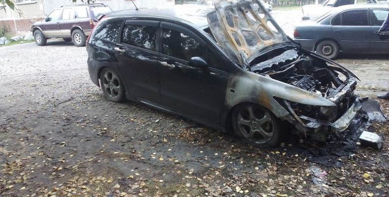 В Бердске хозяйка «Хонды» сообщает, что её машину подожгли