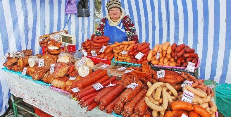 Власти Бердска разрешают торговать на центральной площади колбасой не из холодильника