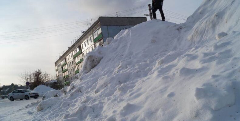 Предприниматели сваливают снег на муниципальные территории в Бердске