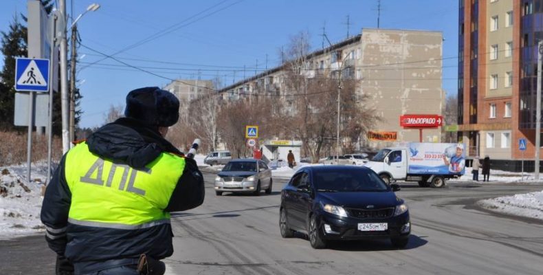 Раскрыли угон авто в центре Бердска сотрудники областного полка ГИБДД