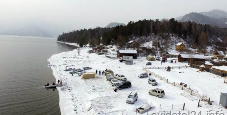 Поиски рухнувшего на Алтае частного вертолёта прекращены