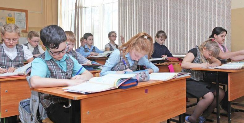 Дистанционное обучение в школах Новосибирской области продлят до 15 мая