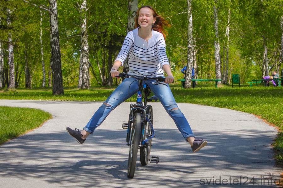 Можно передвигаться по белгородской области. Вело автомобиль. Велосипед вместо автомобиля. Велосипед или машина. Чистый воздух велосипед.