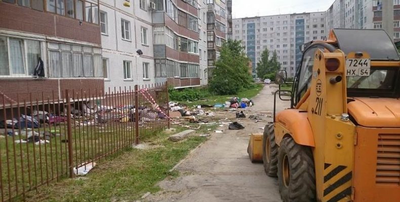По просьбе УК и соседей «раскулачивают» «плюшкина» в Бердске