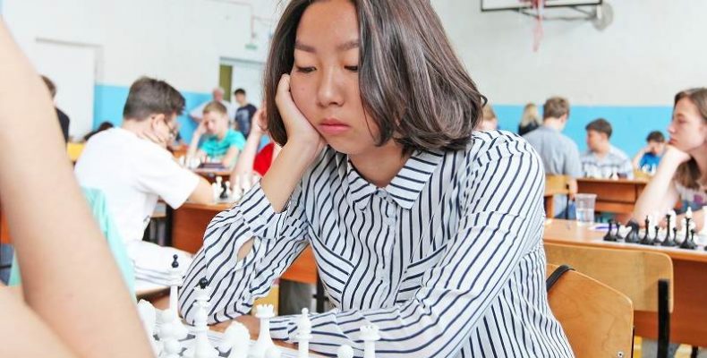 Как научиться играть в шахматы в три года?