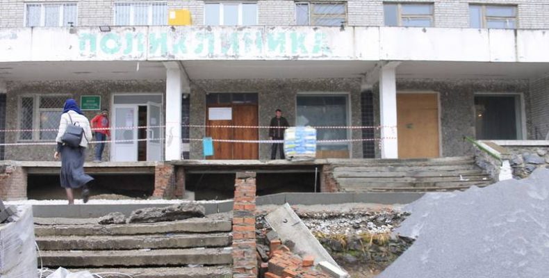 Начался ремонт кровли здания ЛДЦ в Бердске
