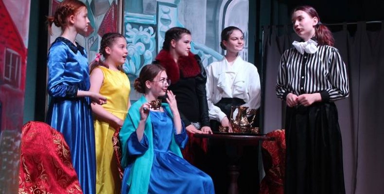 Игра в счастье: премьера театра «Балаганчик» состоялась в Бердске