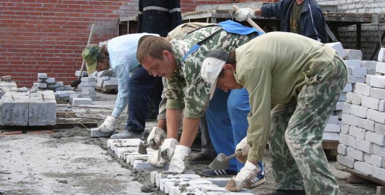 100 тысяч рублей задолжал работодатель каменщику-строителю в Бердске