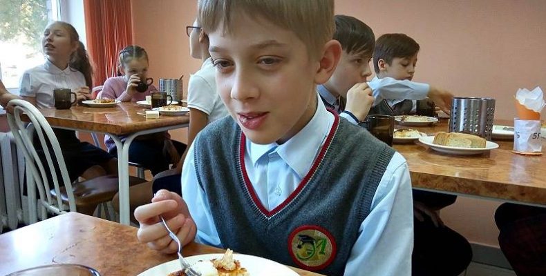Роспотребнадзор проведёт «горячую линию» по вопросу питания детей в школах