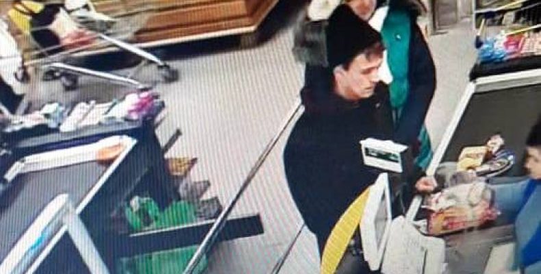 Мужчина ограбил магазин одежды в Бердске