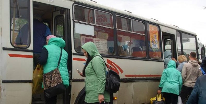 Карантин — не каникулы: школьники в Бердске должны платить за проезд в автобусах