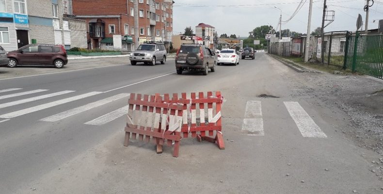 Яма на Первомайской — как средство защиты пешеходов Бердска?