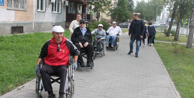 «Пусть испытают задним местом»: на инвалидных колясках предлагают проехаться чиновникам Бердска люди с ОВЗ