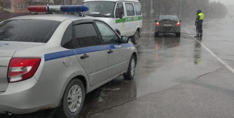 Более 8 тысяч рублей взыскали на автодорогах судебные приставы Бердска