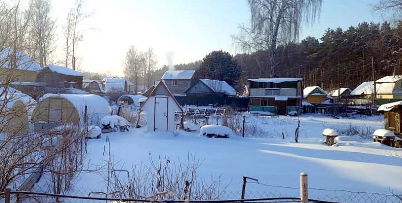 Замерзают из-за перебоев с электричеством около 60 семей на дачах в Бердске