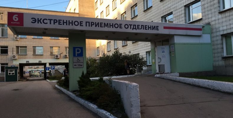 В нейрохирургическое отделение областной больницы доставили ребенка с черепно-мозговой травмой, нанесенной ему отчимом в Бердске