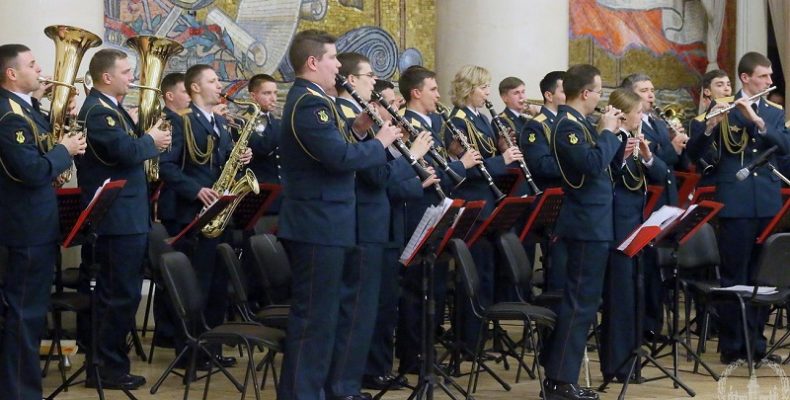 Музыканты в погонах выступят в День России в Бердске