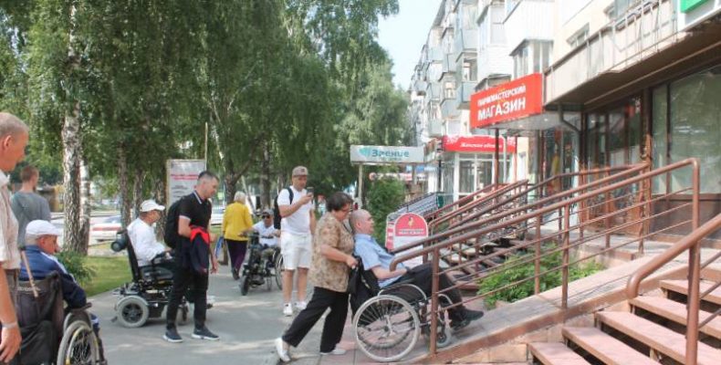 Инвалиды-колясочники Бердска: Мы устали от обещаний чиновников
