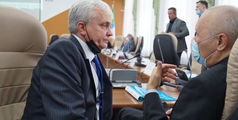 Председатель горсовета Бердска остался прежним: Владимира Голубева выбрали после бурного обсуждения