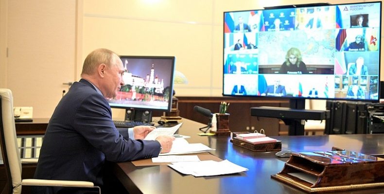 Поддержал предложение объявить нерабочие дни с 30 октября по 7 ноября Владимир Путин