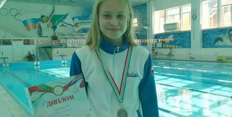 Бронзу на первенстве региона по плаванию завоевала спортсменка из Бердска