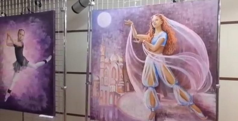 Выставка картин, посвящённая юным балеринам, открылась в Бердске