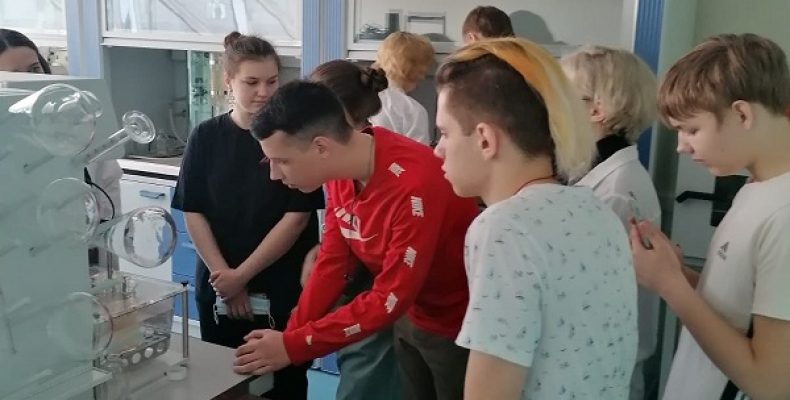 Биотехнопарк в Кольцово посетили школьники медицинского класса Бердска