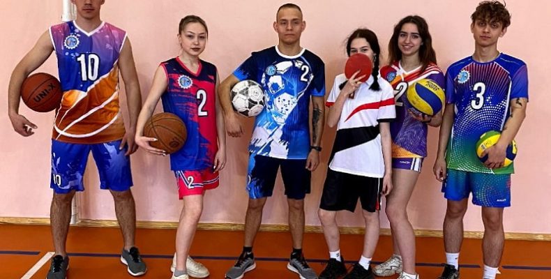 Новую спортивную форму для студентов купил колледж в Бердске