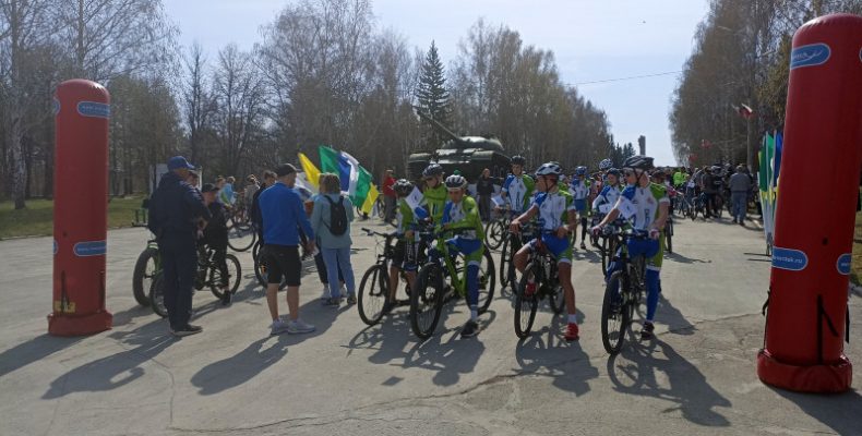 Велогонкой по улицам стартовал Первомай-2022 в Бердске