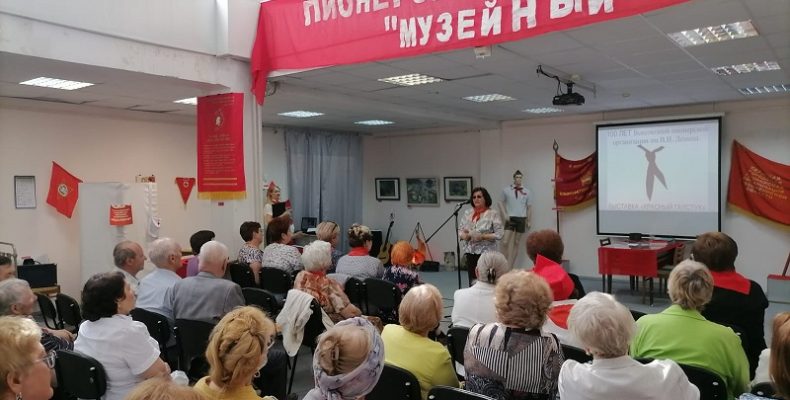 К 100-летию пионерской организации открылась выставка «Красный галстук» в Бердске