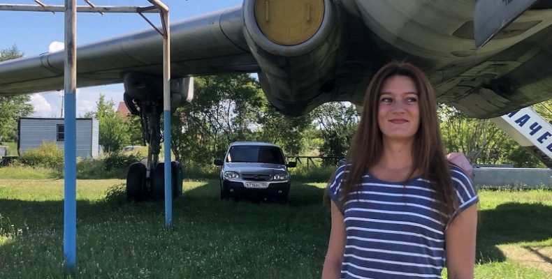 Более 10 лет Мария Карманова воссоздаёт самолёт Ту-104 в Бердске