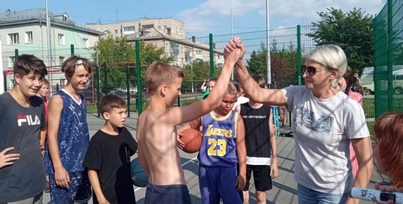 Возрождаем парковый баскетбол: подведены итоги турнира по стритболу среди подростков в Бердске