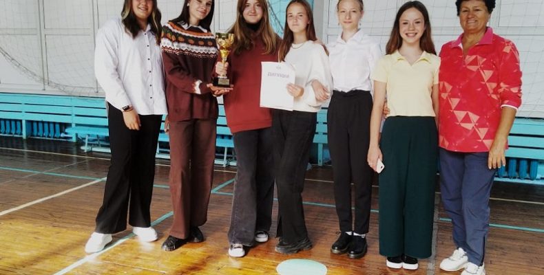«Серебро» на областной «Шиповке юных» завоевали юные спортсменки Бердска