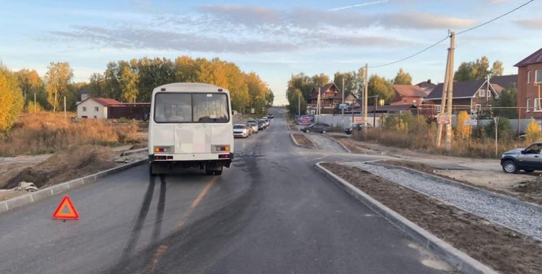 Дачный автобус с пассажирами попал в ДТП на отремонтированной дороге на водозабор в Бердске