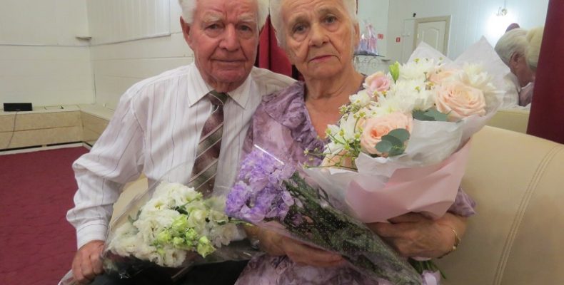60 лет в любви и согласии: бриллиантовую свадьбу отпраздновала пара в Бердске