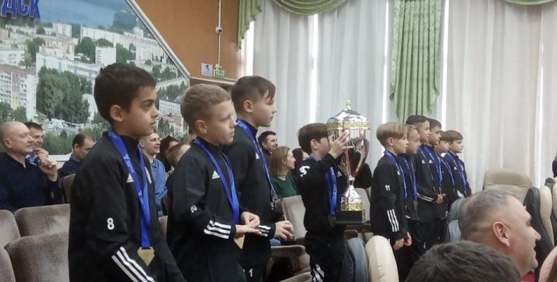 Четырехкратным победителем всероссийских соревнований «Кожаный мяч» стали юные футболисты из Бердска