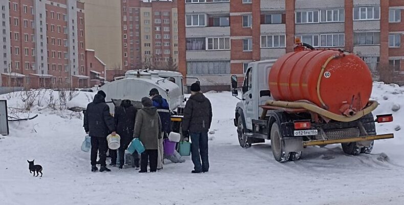 Власти Бердска предупредили о прекращении подачи горячей и холодной воды из-за дефекта на водоводе