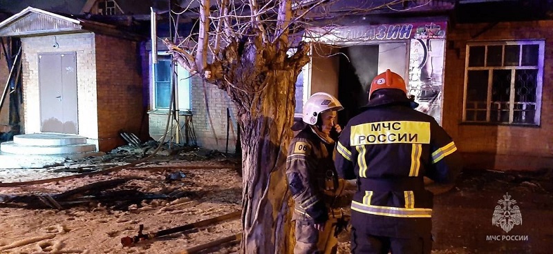 Серьезный пожар около 8-й школы в Бердске ликвидировали пожарные
