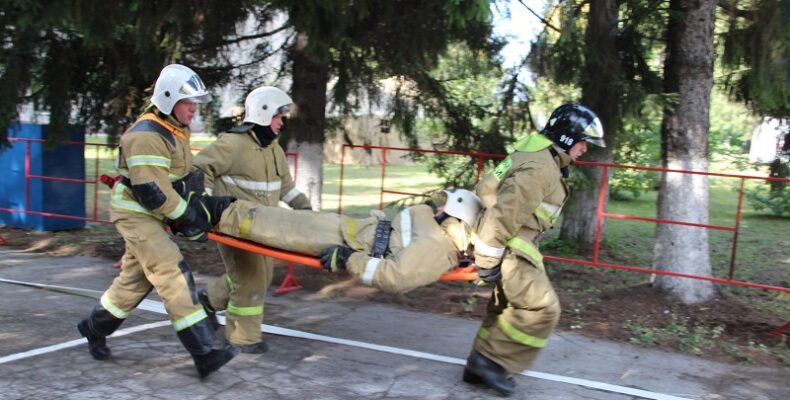 Соревнования по боевому развертыванию среди пожарных частей Новосибирской области прошли в Бердске