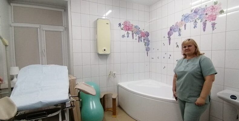 Ванну для мягких родов установили в ЦГБ Бердска