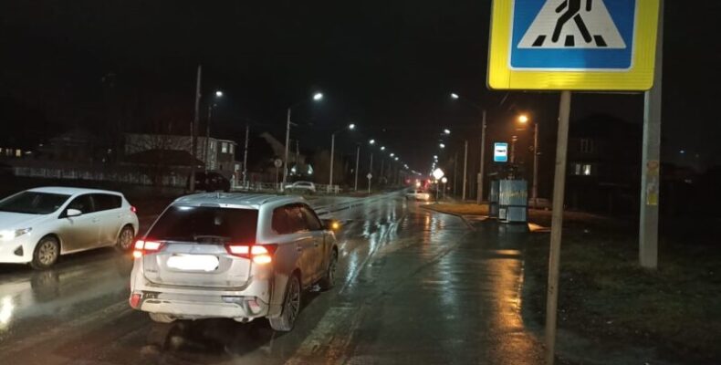 Кроссовер «Mitsubishi Outlander» сбил женщину-пешехода на переходе в Бердске